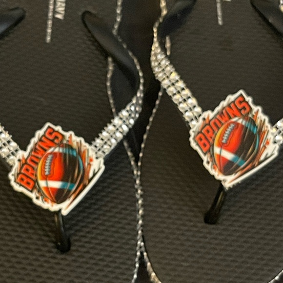 Cleveland Browns Flip Flops with Football Design - Picture 1 of 1